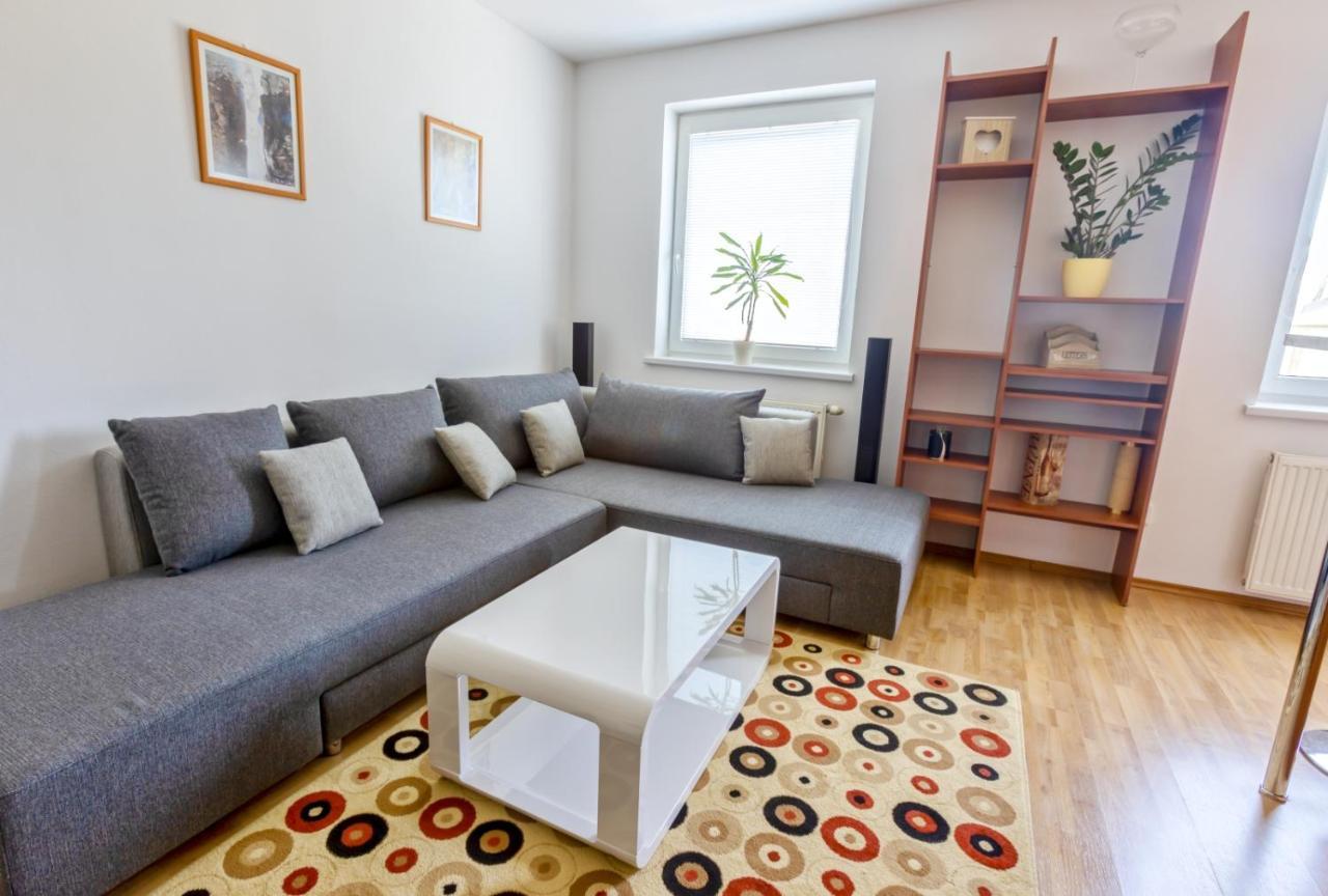 Apartman Hugo Velky Slavkov Exterior foto