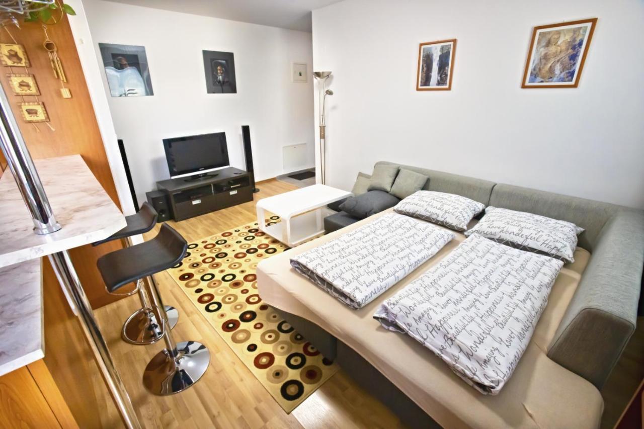 Apartman Hugo Velky Slavkov Exterior foto